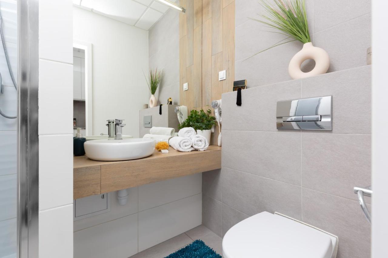 Apartments Varsovia Kasprzaka By Noclegi Renters エクステリア 写真